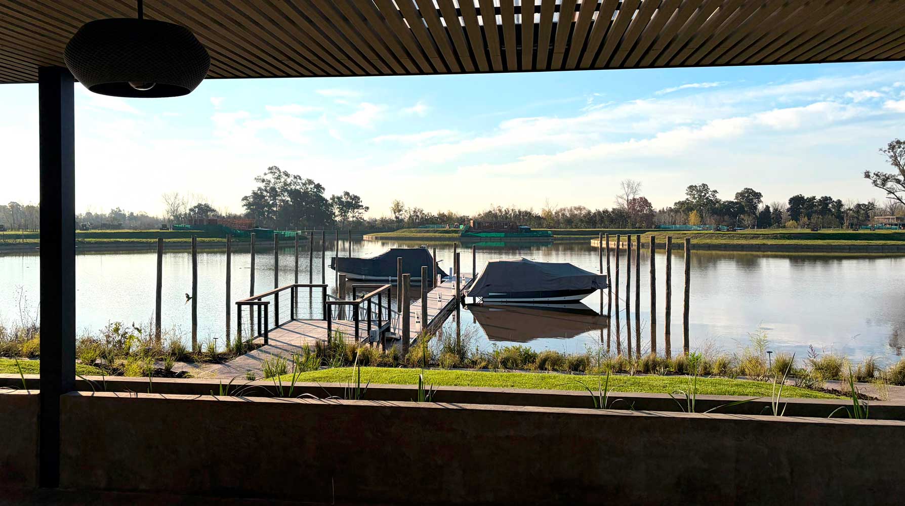 Club house y muelle